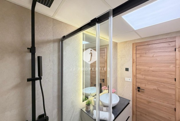 D'occasion - Appartement -
Torrevieja - Playa del Cura