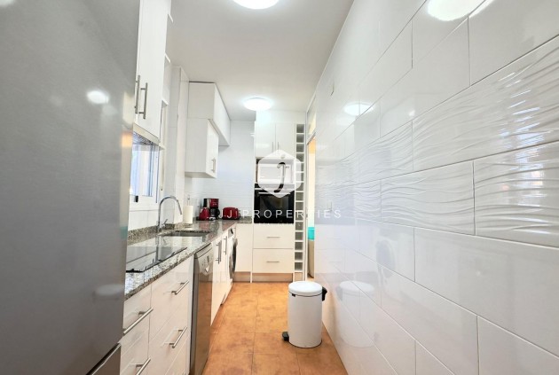 Resale - Bungalow -
Torrevieja - Centro