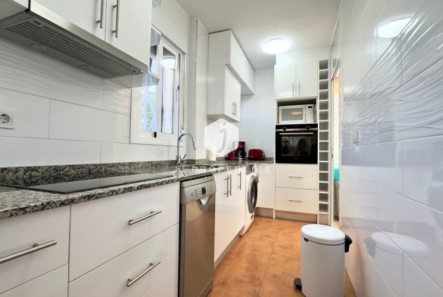 Resale - Bungalow -
Torrevieja - Centro