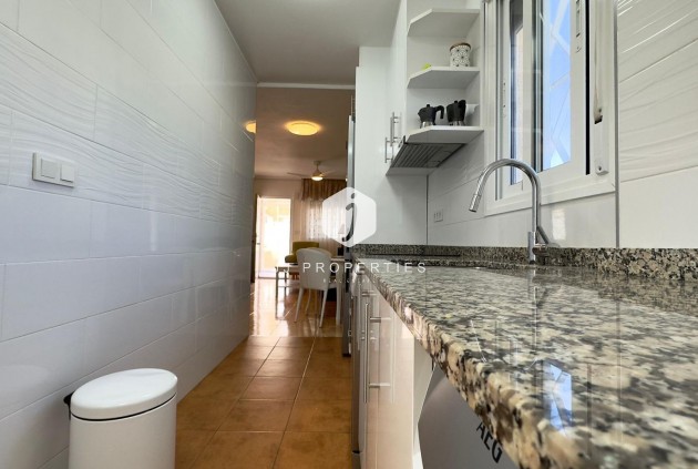 Resale - Bungalow -
Torrevieja - Centro