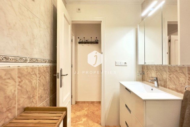 Resale - Bungalow -
Torrevieja - Centro