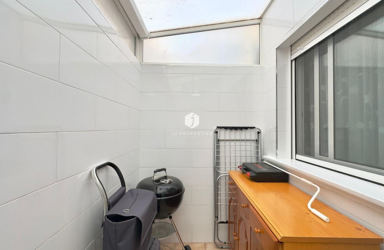 Resale - Bungalow -
Torrevieja - Centro