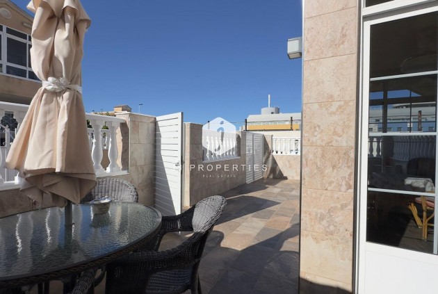 Resale - Bungalow -
Torrevieja - Centro