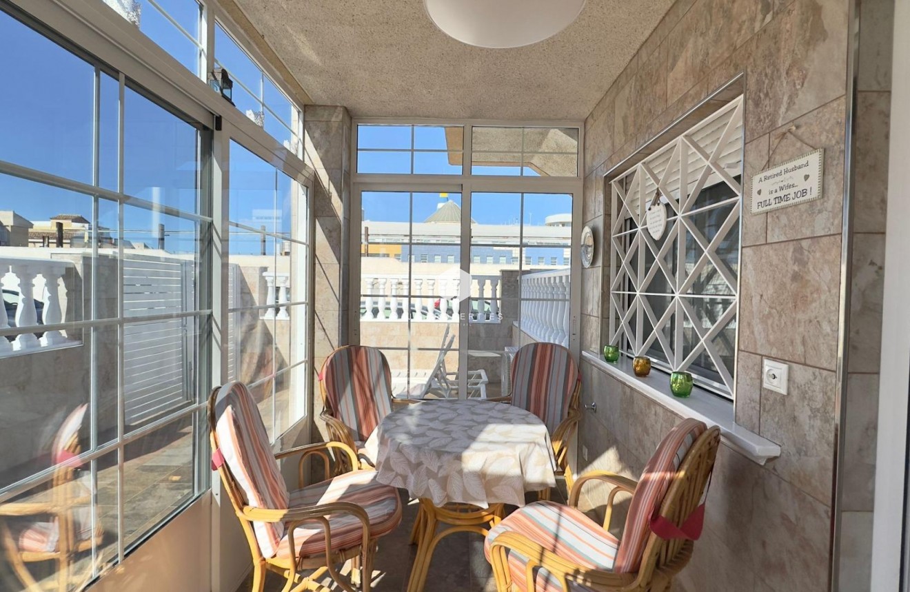 Resale - Bungalow -
Torrevieja - Centro