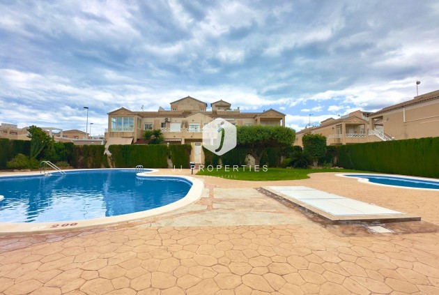Resale - Bungalow -
Torrevieja - Centro