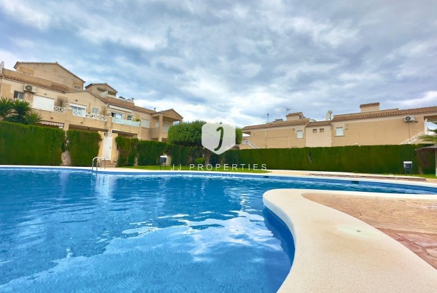 Resale - Bungalow -
Torrevieja - Centro