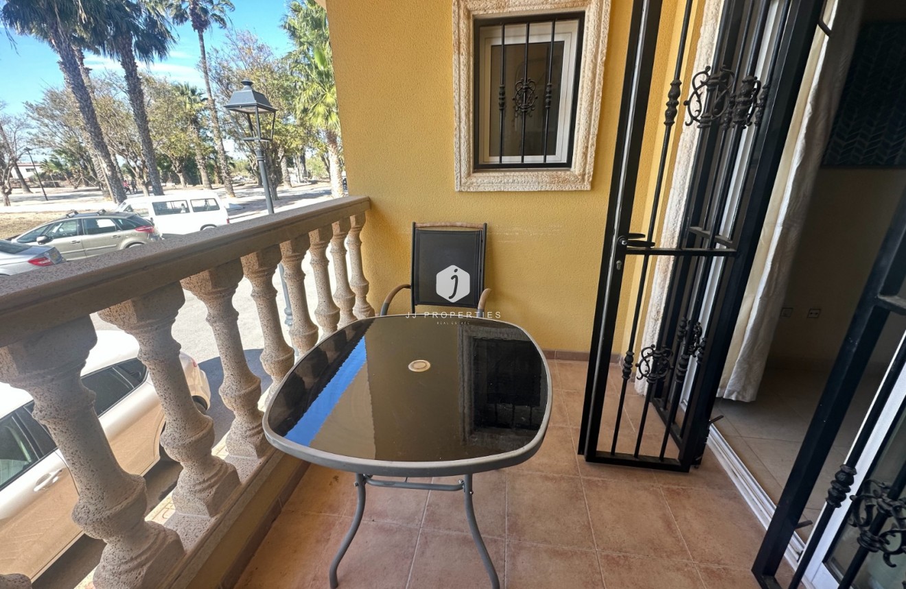 Tweedehands - Appartement / flat -
Jacarilla - Inland