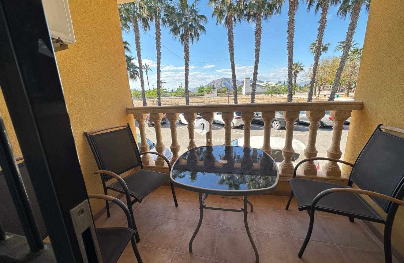 Tweedehands - Appartement / flat -
Jacarilla - Inland