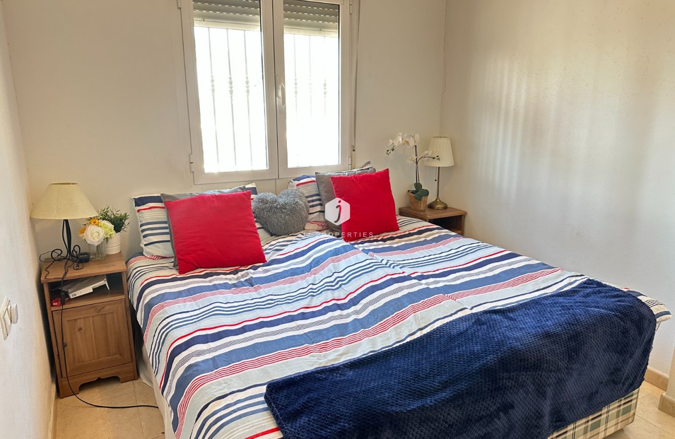 Tweedehands - Appartement / flat -
Jacarilla - Inland