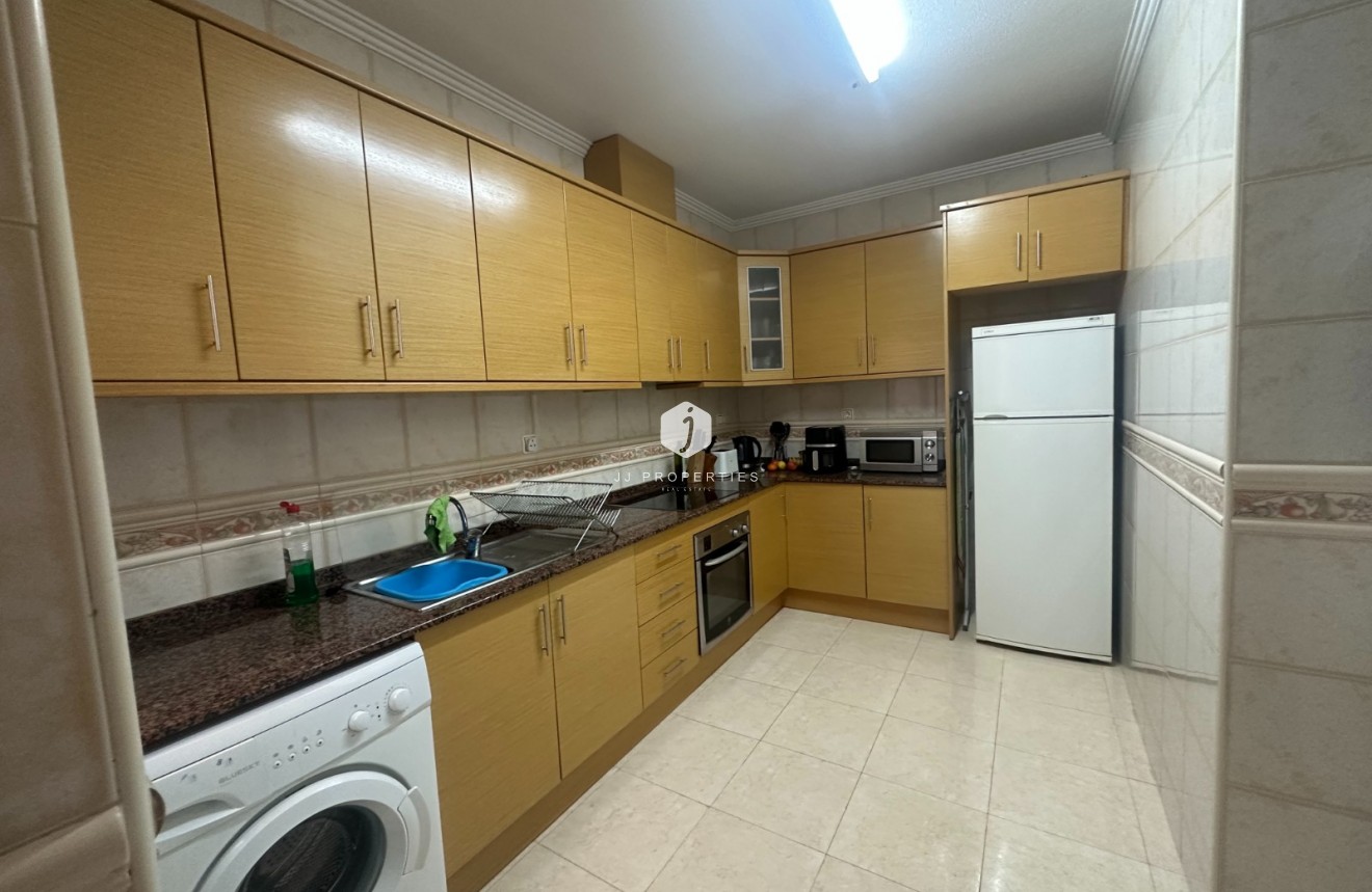 Tweedehands - Appartement / flat -
Jacarilla - Inland
