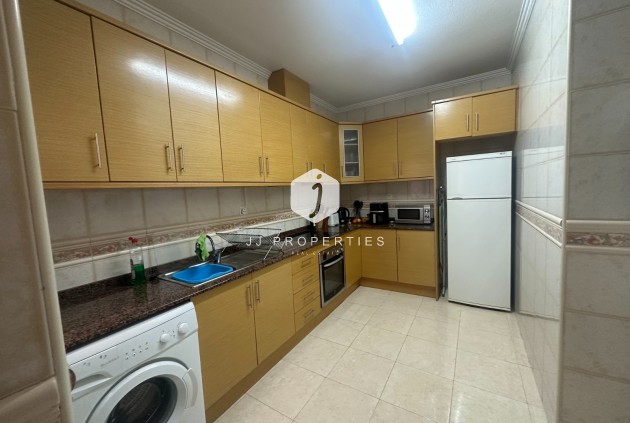 Tweedehands - Appartement / flat -
Jacarilla - Inland