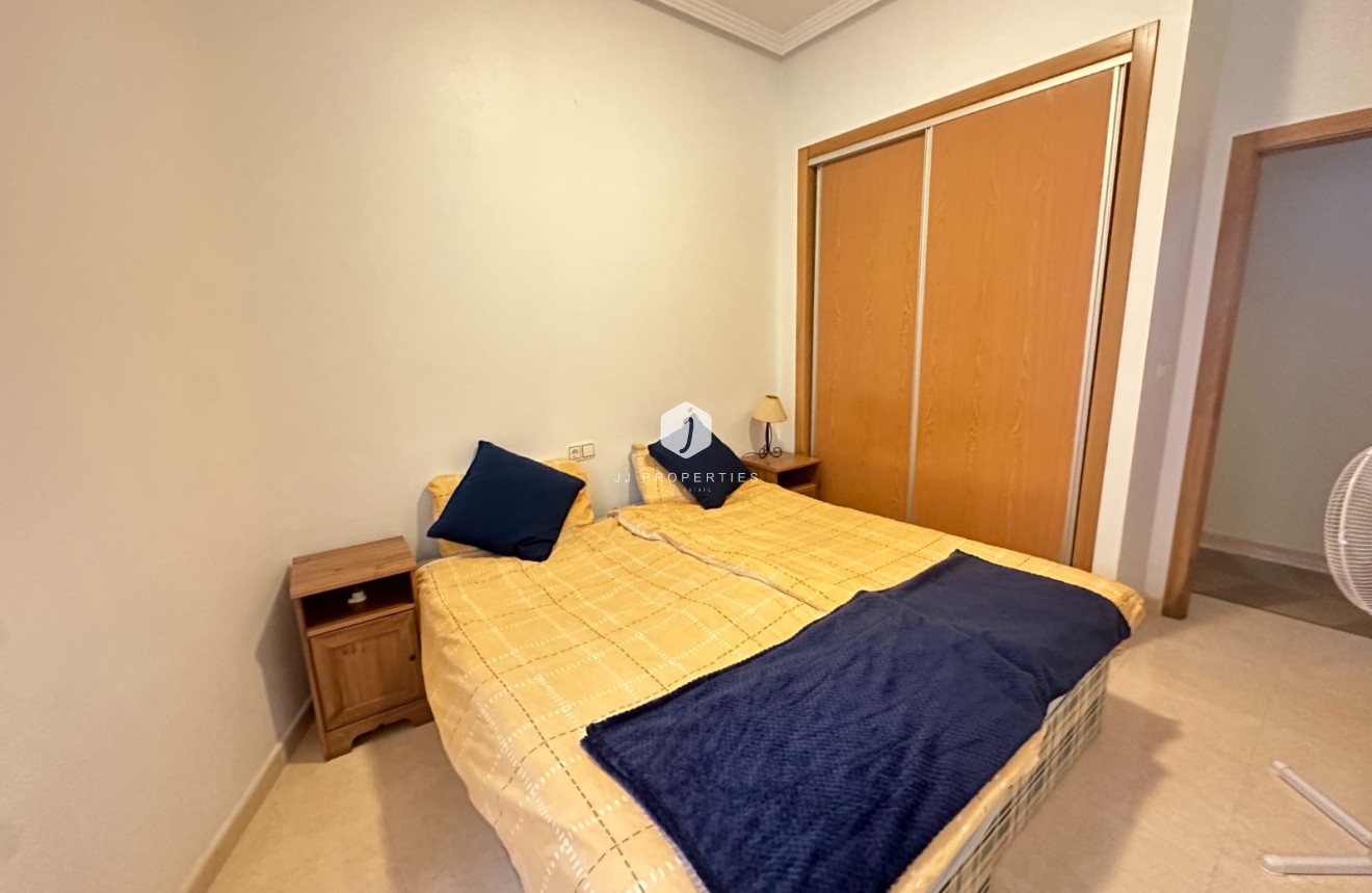 Tweedehands - Appartement / flat -
Jacarilla - Inland