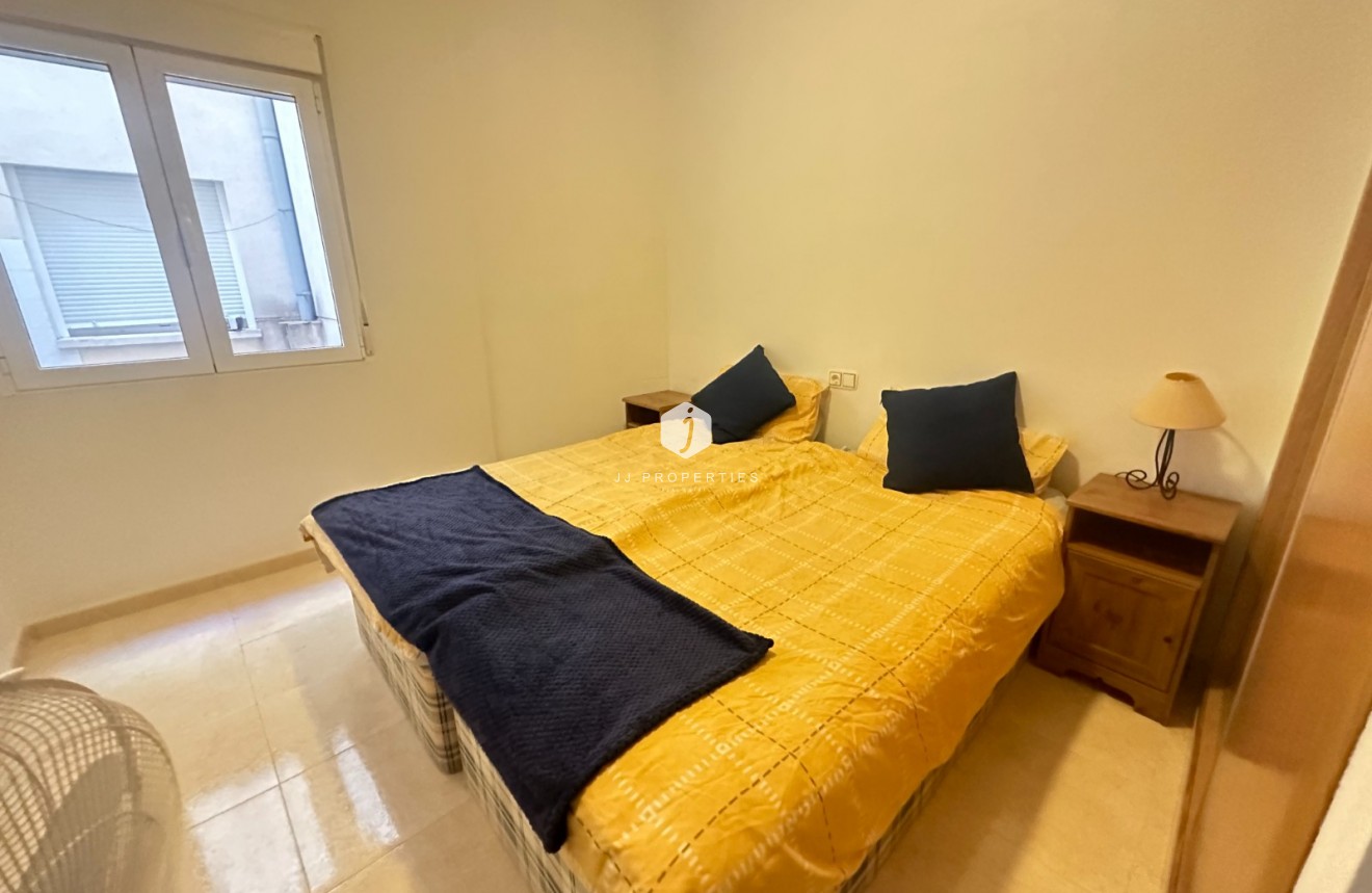 Tweedehands - Appartement / flat -
Jacarilla - Inland