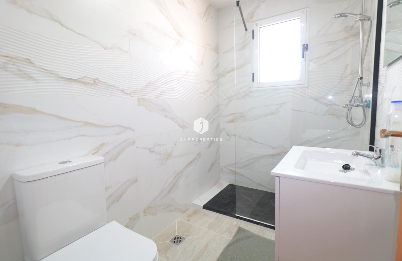 Resale - Chalet -
Torrevieja - Carrefour