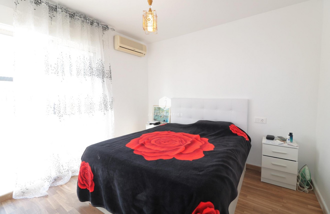 Resale - Chalet -
Torrevieja - Carrefour