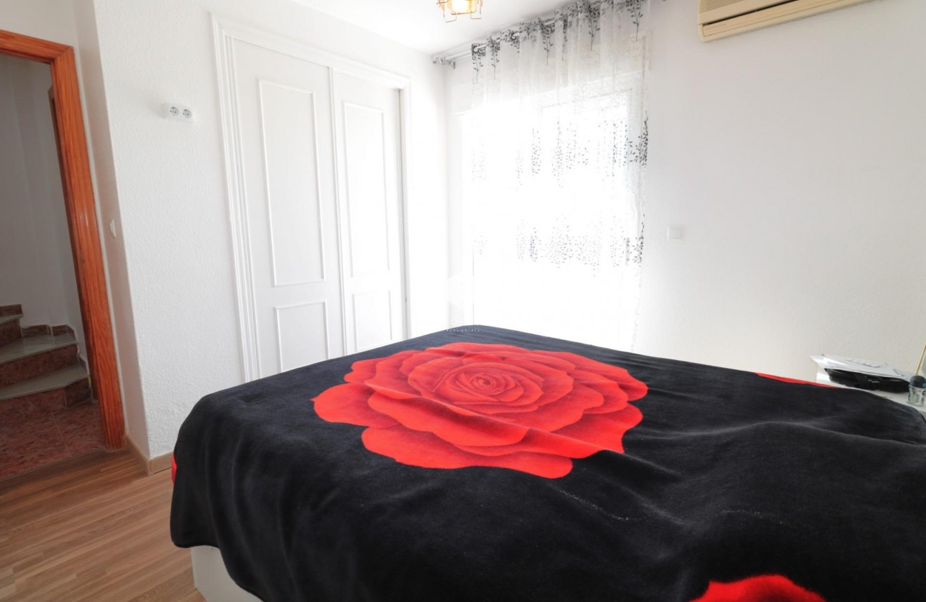Resale - Chalet -
Torrevieja - Carrefour