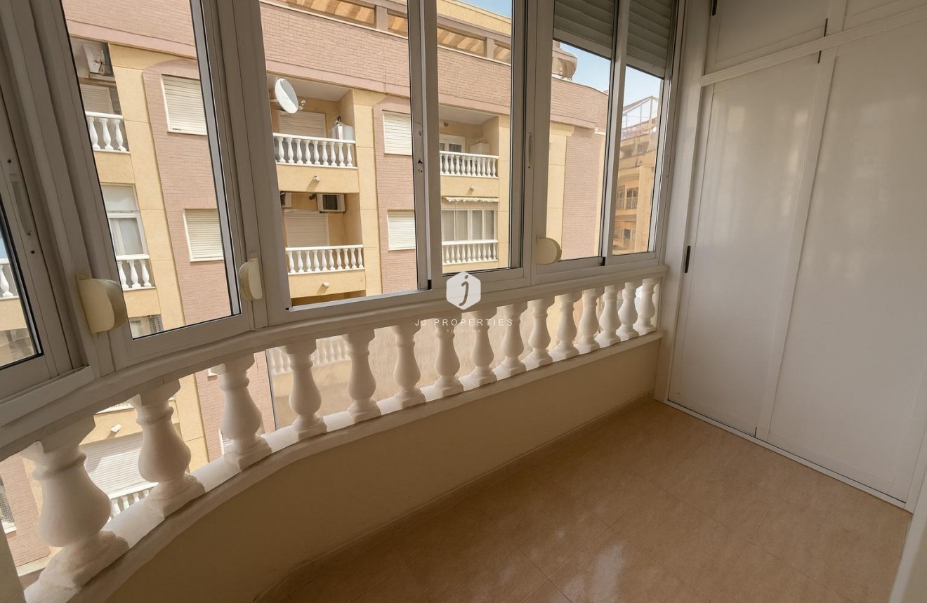 Tweedehands - Appartement / flat -
Torrevieja - Parque las naciones