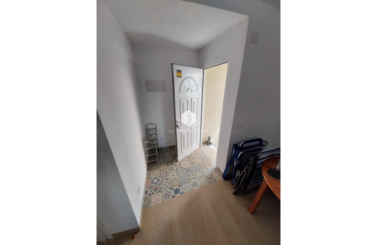 D'occasion - Appartement -
Torrevieja - Centro
