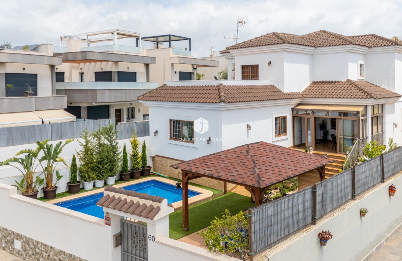 Aus zweiter Hand - Villa -
Los Montesinos - Costa Blanca