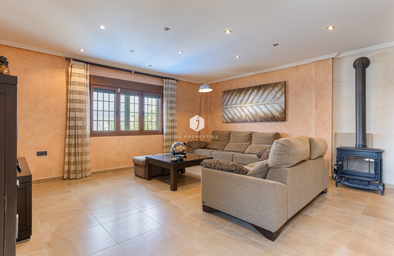 Aus zweiter Hand - Villa -
Los Montesinos - Costa Blanca