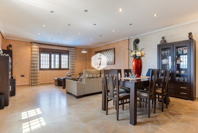 Aus zweiter Hand - Villa -
Los Montesinos - Costa Blanca