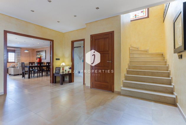 Aus zweiter Hand - Villa -
Los Montesinos - Costa Blanca