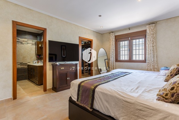 Aus zweiter Hand - Villa -
Los Montesinos - Costa Blanca