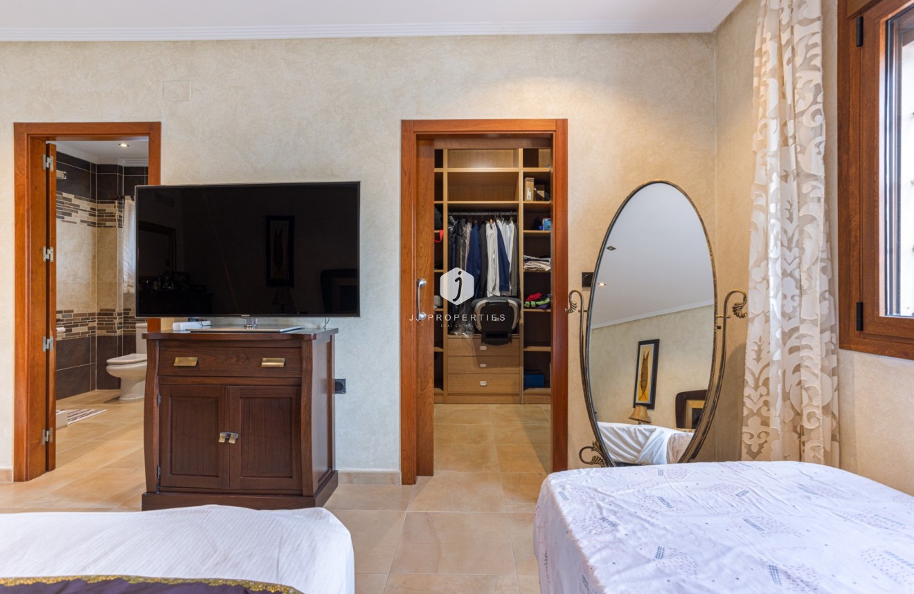 Aus zweiter Hand - Villa -
Los Montesinos - Costa Blanca