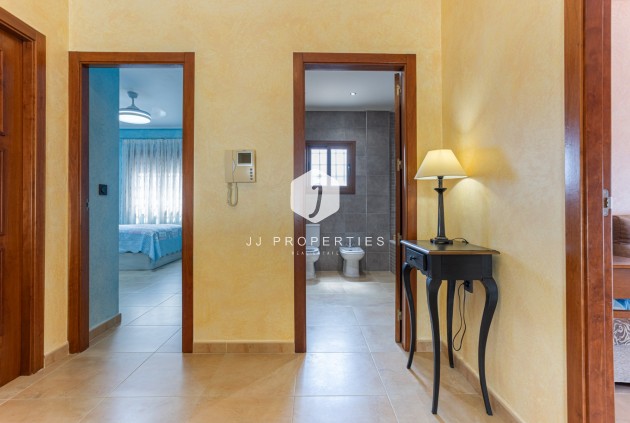 Aus zweiter Hand - Villa -
Los Montesinos - Costa Blanca