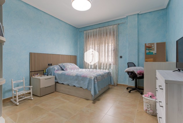 Aus zweiter Hand - Villa -
Los Montesinos - Costa Blanca