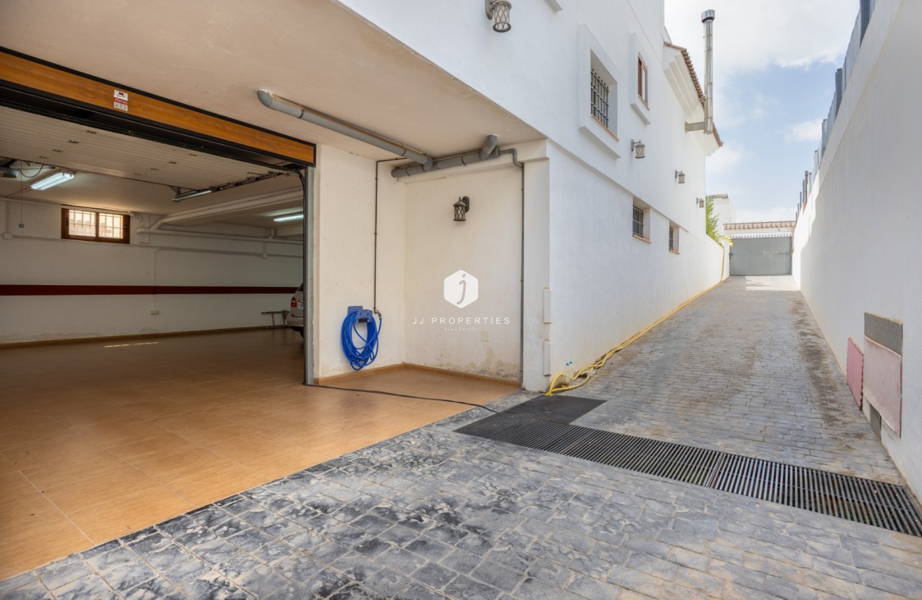Aus zweiter Hand - Villa -
Los Montesinos - Costa Blanca