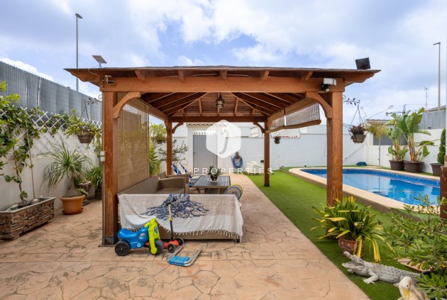Aus zweiter Hand - Villa -
Los Montesinos - Costa Blanca