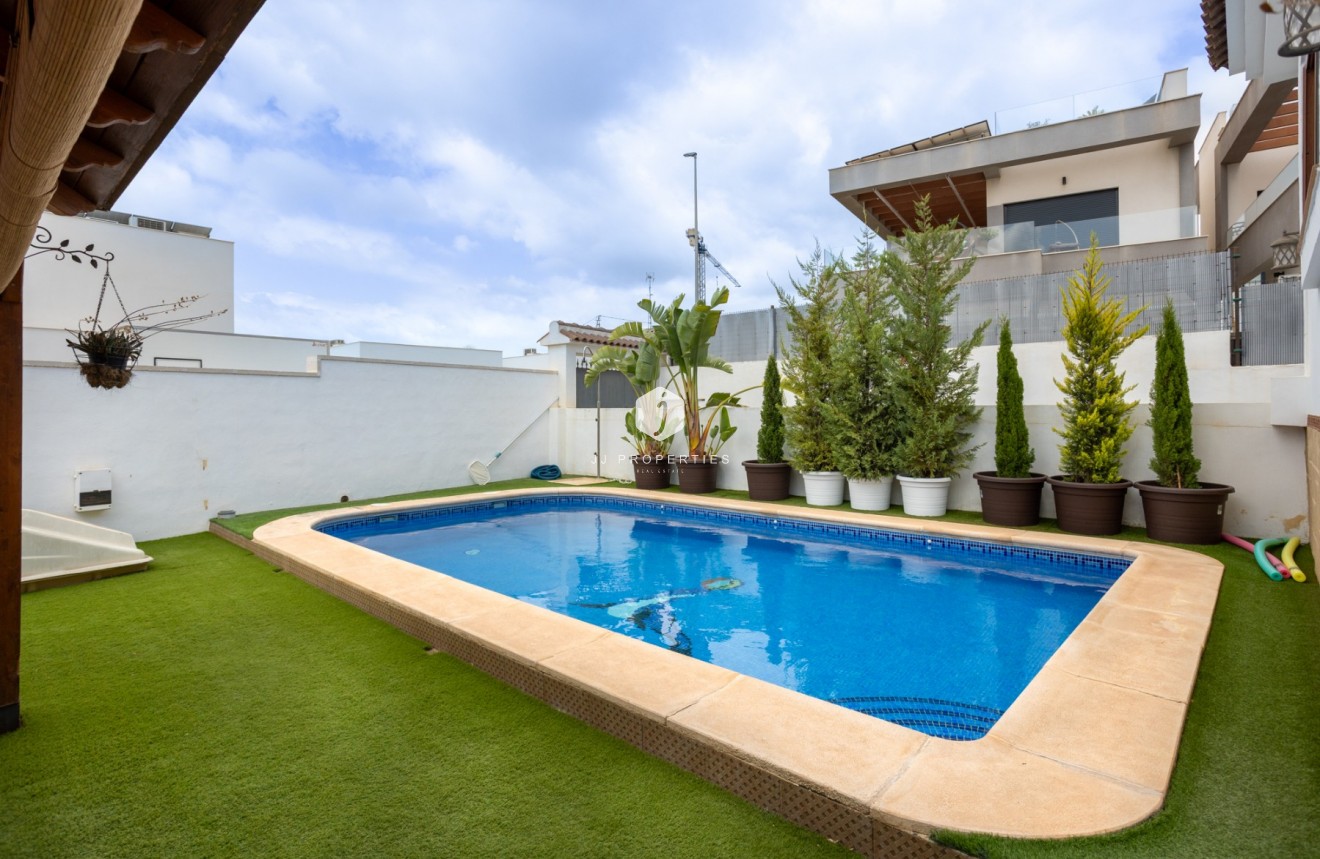 Aus zweiter Hand - Villa -
Los Montesinos - Costa Blanca