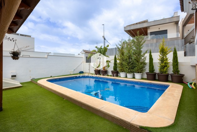 Aus zweiter Hand - Villa -
Los Montesinos - Costa Blanca