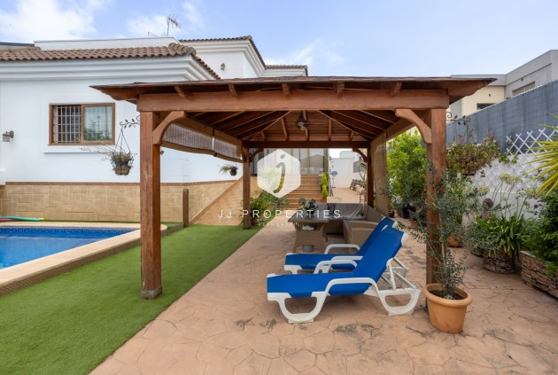 Aus zweiter Hand - Villa -
Los Montesinos - Costa Blanca