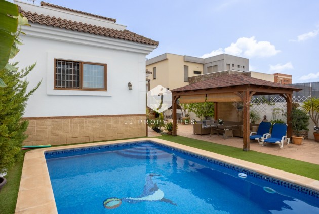 Aus zweiter Hand - Villa -
Los Montesinos - Costa Blanca