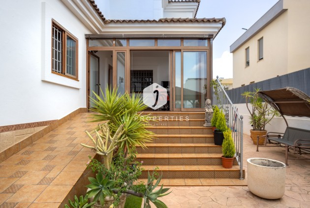 Aus zweiter Hand - Villa -
Los Montesinos - Costa Blanca