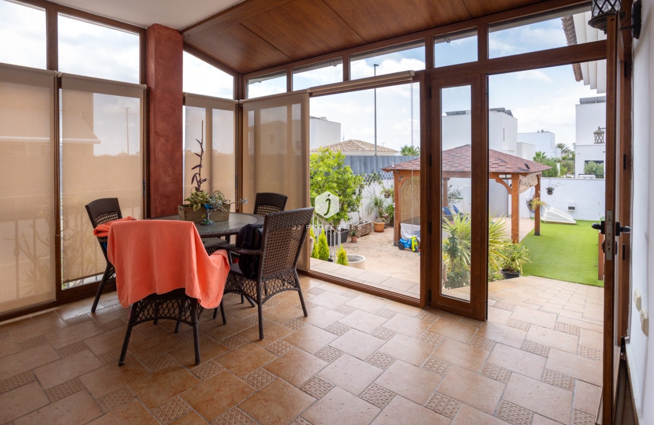 Aus zweiter Hand - Villa -
Los Montesinos - Costa Blanca