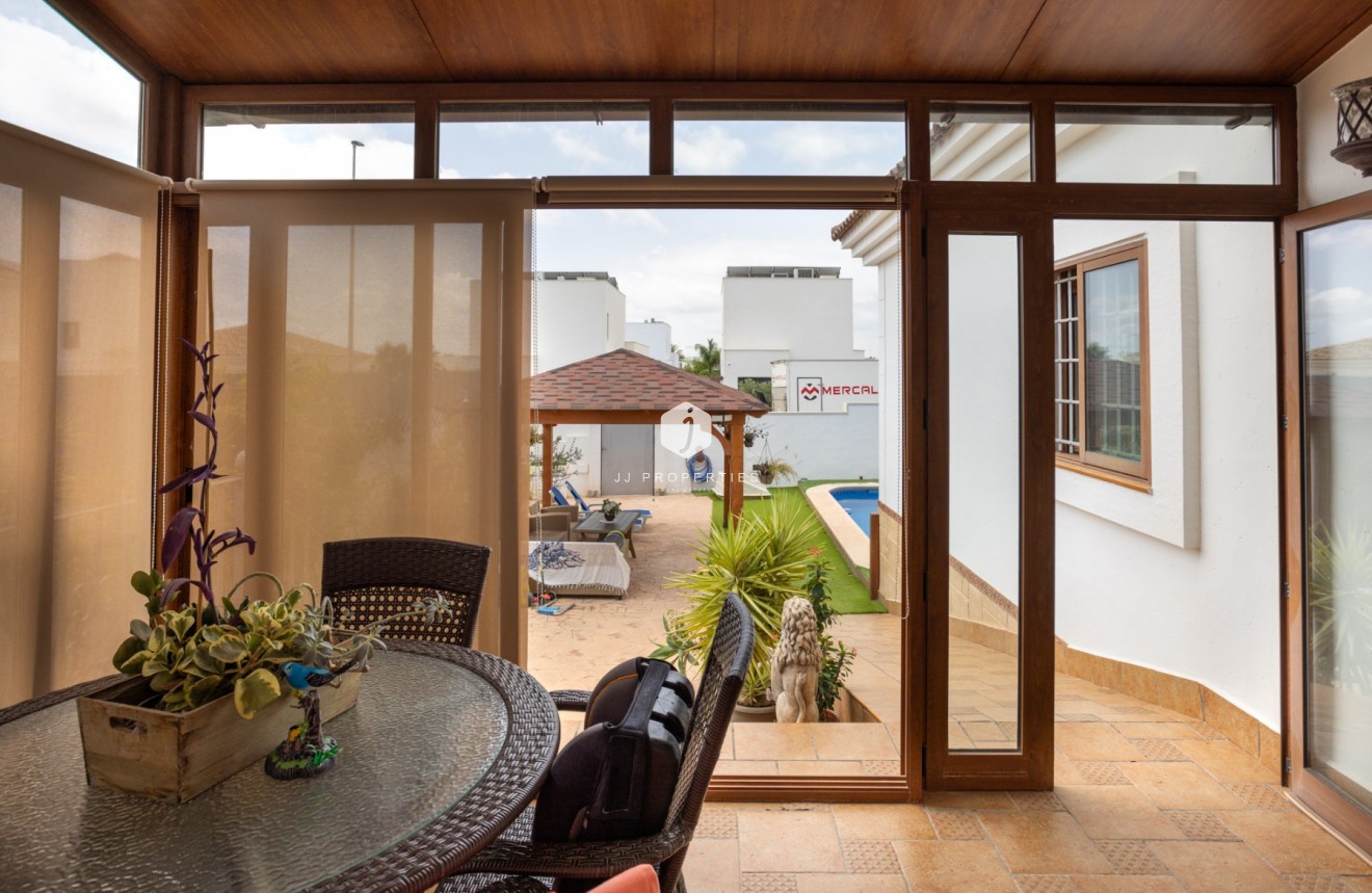 Aus zweiter Hand - Villa -
Los Montesinos - Costa Blanca