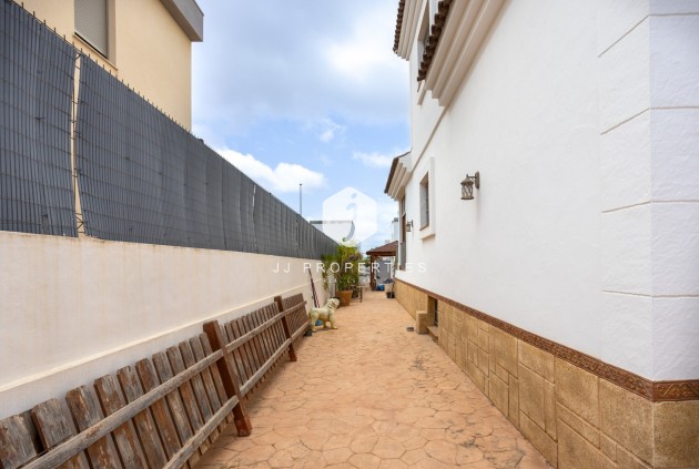 Aus zweiter Hand - Villa -
Los Montesinos - Costa Blanca