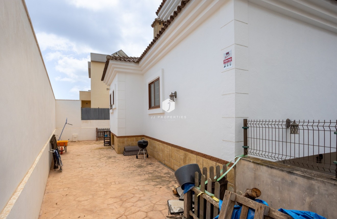 Aus zweiter Hand - Villa -
Los Montesinos - Costa Blanca