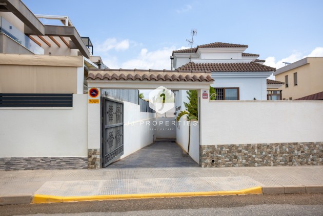 Aus zweiter Hand - Villa -
Los Montesinos - Costa Blanca