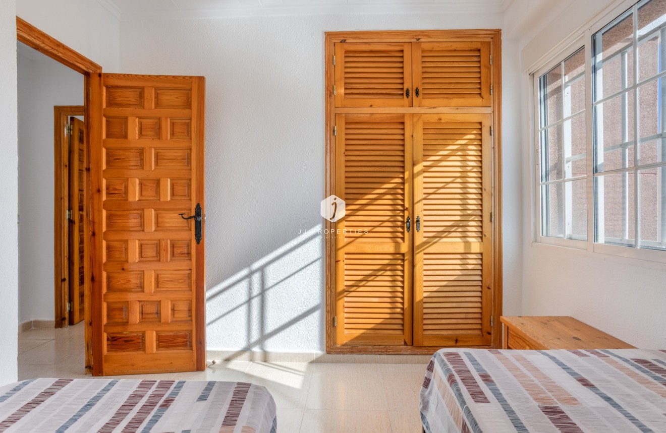 Resale - Villa -
Torrevieja - Costa Blanca