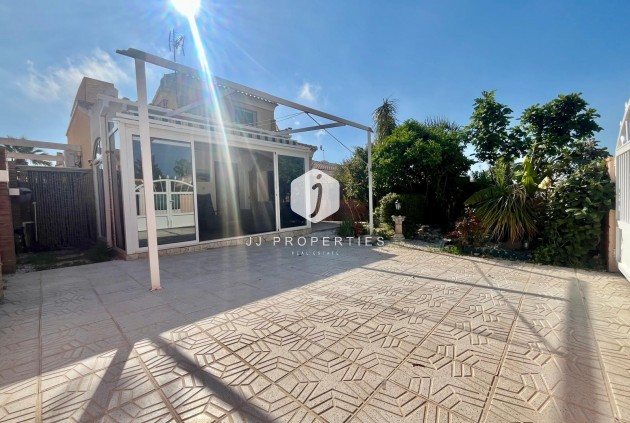 Resale - Villa -
Orihuela Costa - Los Almendros-la Florida