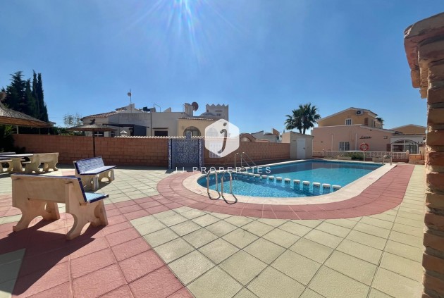 Resale - Villa -
Orihuela Costa - Los Almendros-la Florida