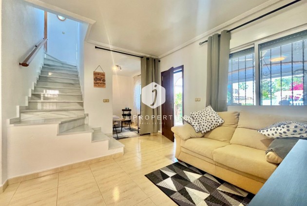 Resale - Villa -
Orihuela Costa - Los Almendros-la Florida