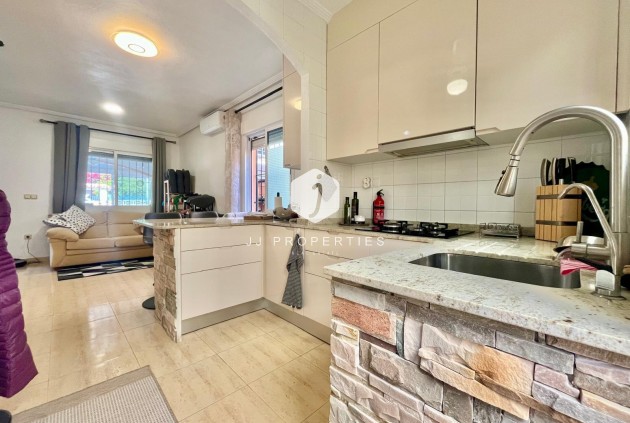 Resale - Villa -
Orihuela Costa - Los Almendros-la Florida
