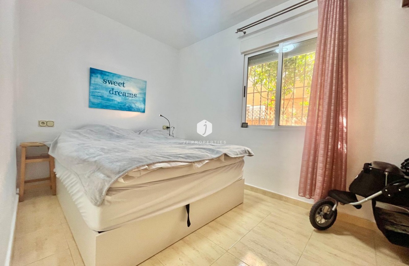 Resale - Villa -
Orihuela Costa - Los Almendros-la Florida