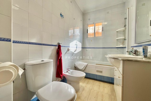 Resale - Villa -
Orihuela Costa - Los Almendros-la Florida