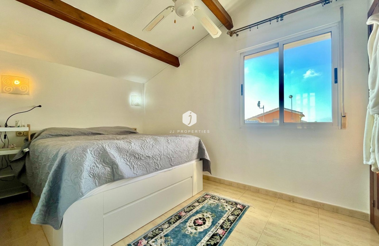 Resale - Villa -
Orihuela Costa - Los Almendros-la Florida
